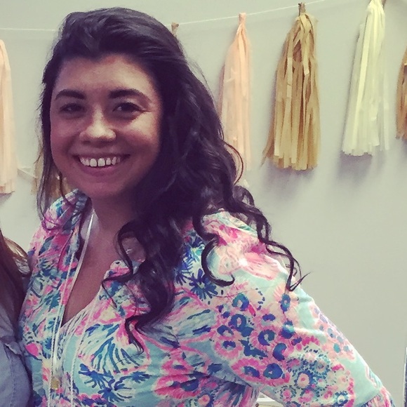 Meet your Posher, Emily - Picture 2 of 2